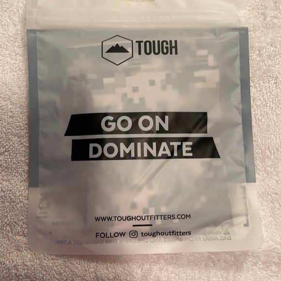 *NWT Tough Outdoors Sports Compression Arm Sleeves Camo baseball basketball - Picture 3 of 4